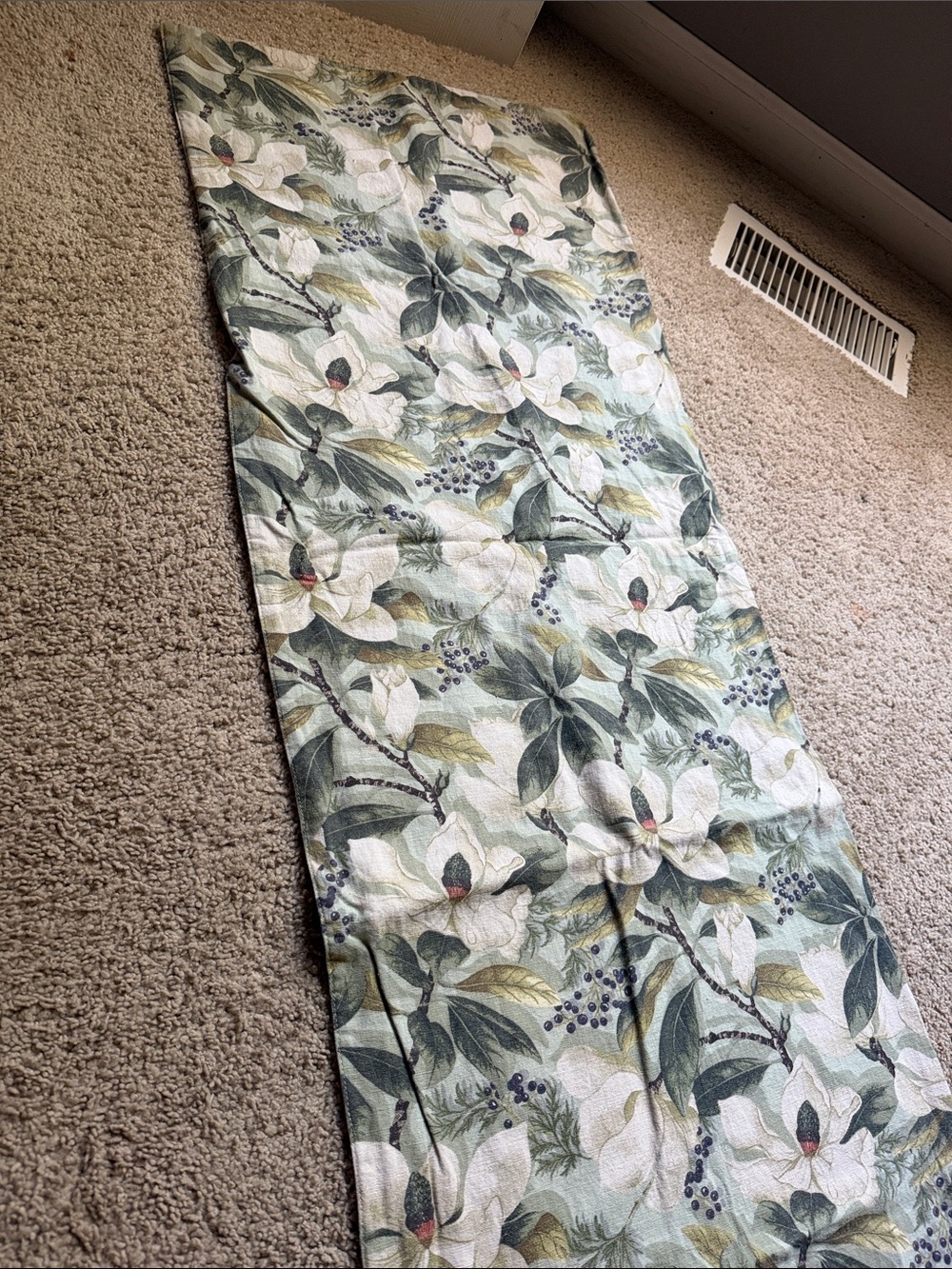 Pottery Barn Floral Magnolia Table Runner in White and Green